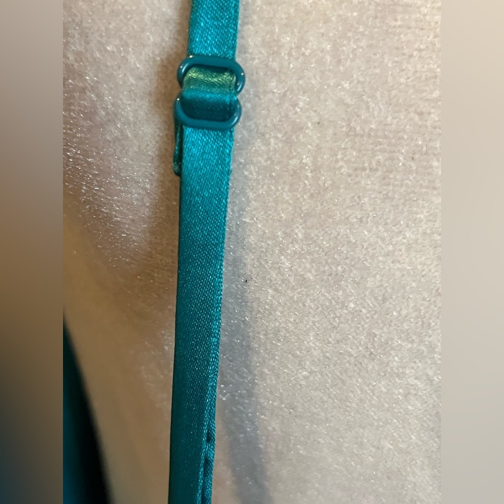 Aidan Mattox chiffon formal dress. Padded cups pleated bodice. 100% silk. Teal 8 - Picture 10 of 16